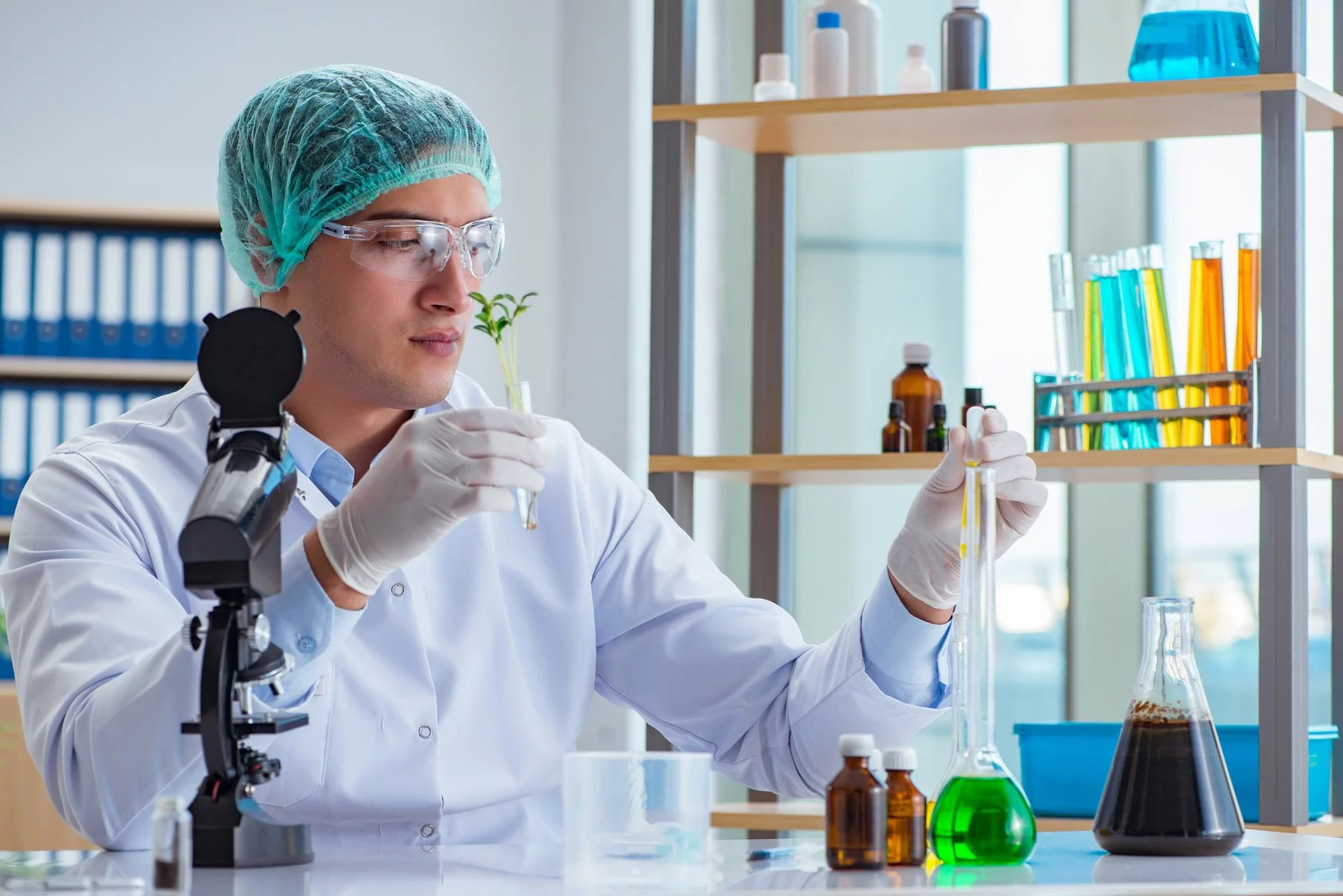 Technicien / Technicienne biologiste : métier, salaire, formation | CIDJ