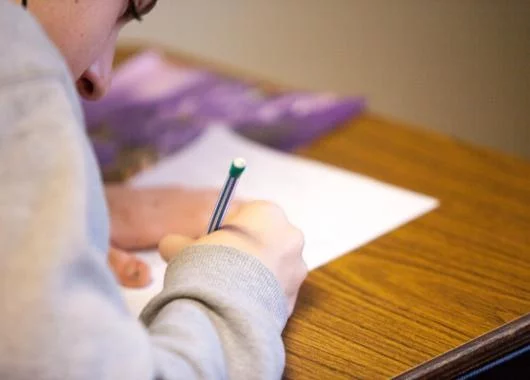Bac 2026 : ce qui est autorisé et interdit aux épreuves