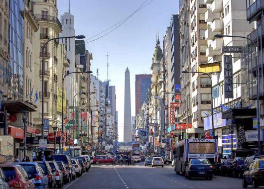 Visa Vacances Travail Argentine : pensez aux écoles de langues et restaurants pour trouver un job