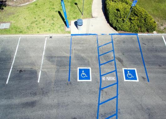 Handicap : une appli recense les places de parking réservées