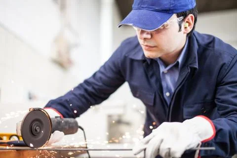 Mécanicien outilleur / Mécanicienne outilleuse