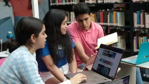 Série STI2D au bac technologique : programme, épreuves et débouchés