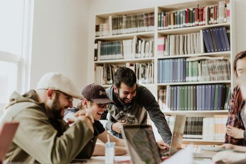 Étudiants étrangers : la hausse des frais d’inscription appliquée dès 2026