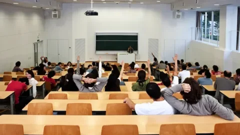 université-hausse-frais-inscription-inflation-précarité-étudiante