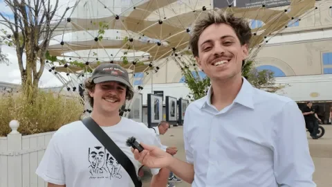 Clément et Arthur sont les auteurs du livre "Adieu TGV Max", dans lequel ils racontent leur tournée d'adieu à ce forfait.