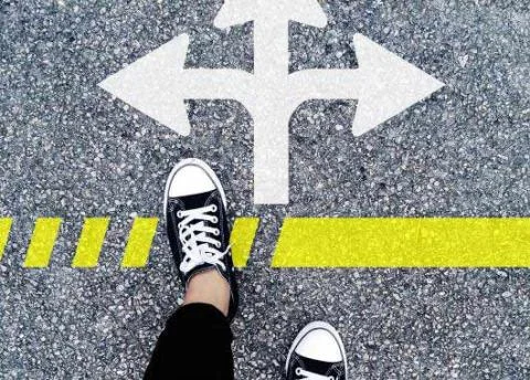 choose-the-right-direction-1536336_1920.jpg