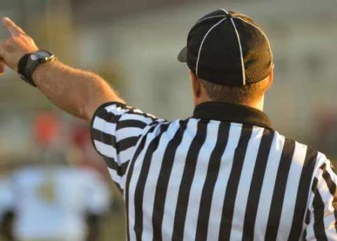 referee-1149014_1920_Pixabay.jpg