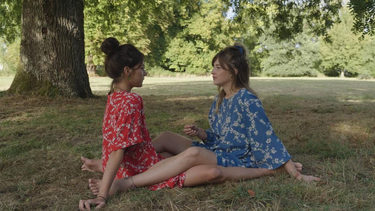 Julia a filmé la dépression de sa sœur cadette pendant quatre années.