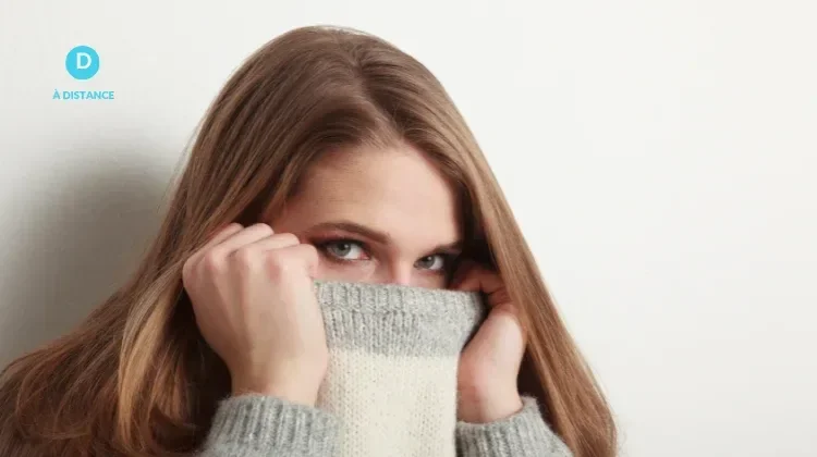 une étudiante atteinte de phobie scolaire