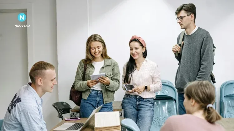 un groupe de jeunes qui développent leur confiance en soi
