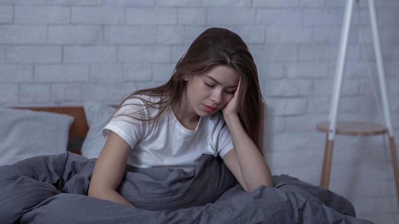 Jeune femme souffrant de mal-être