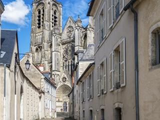 Bourges, ville "moyenne", souhaite faire rayonner sa culture à l'échelle européenne.